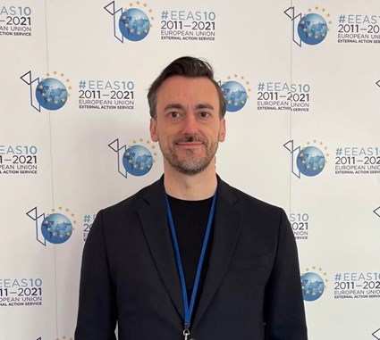 Meet SSE alum Alen Musaefendic (Senior Analyst at the Swedish Psychological Defence Agency, stationed in Brussels at the European External Action Service)